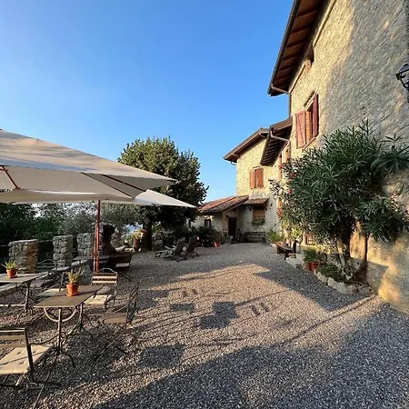 Il Castellaccio - Bed & Breakfast *